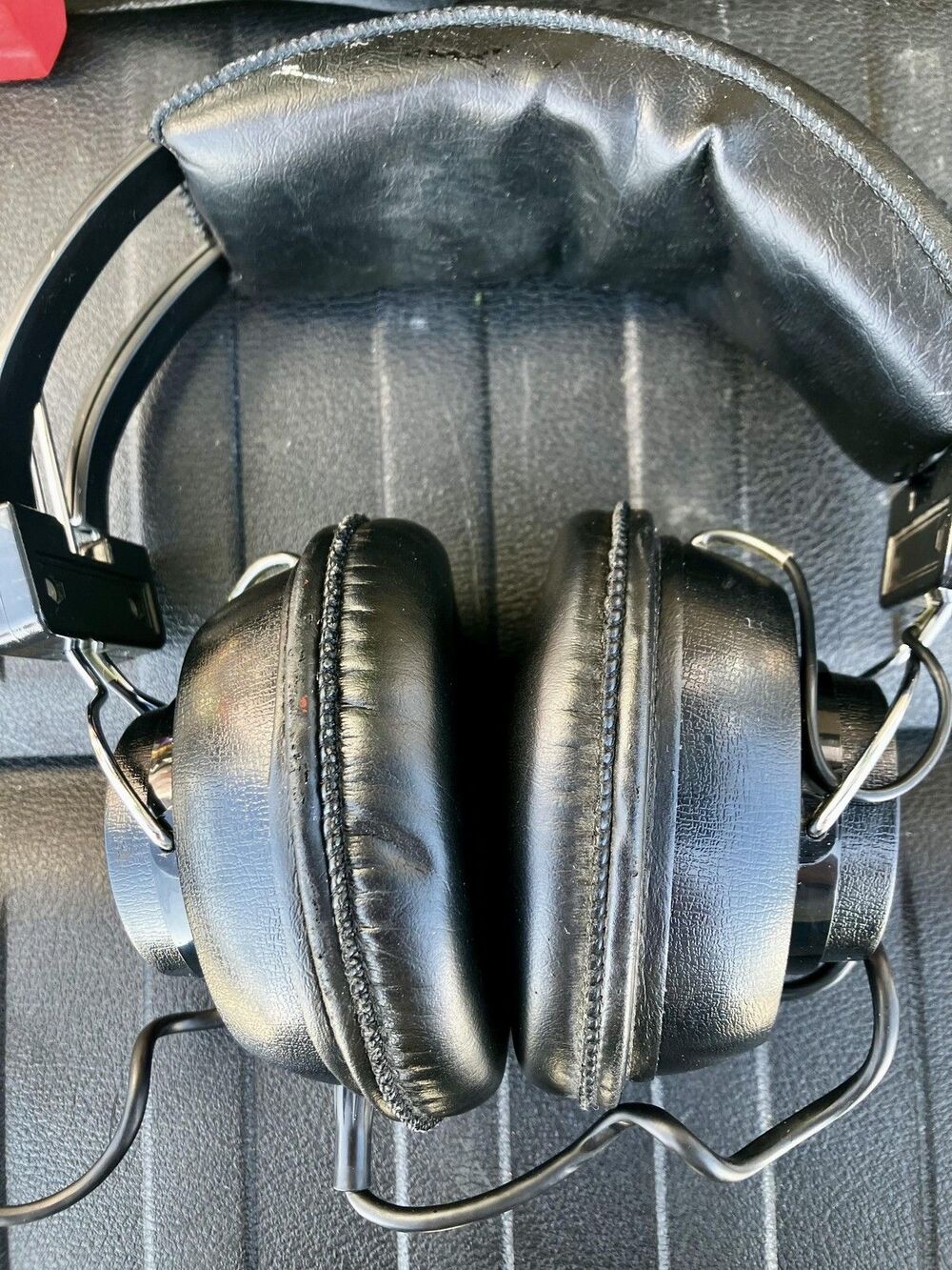 SH-850 Stereo Headphones Vintage Over Ear Wired Closed Back Adjustable Japan